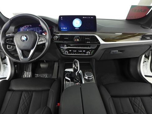 Used 2023 BMW 530i w/ Convenience Package RWD image 25