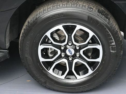 Used 2024 Ford Expedition XLT AWD/4WD image 6