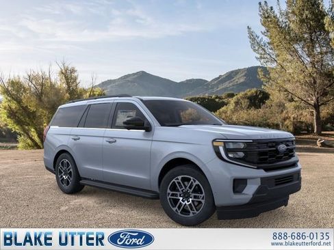 New 2026 Ford Expedition Active image 7