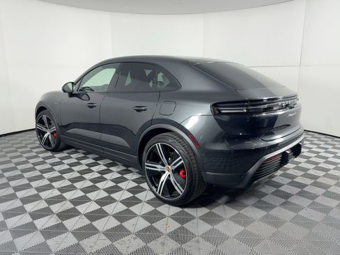 Used 2025 Porsche Macan 4S Electric image 3