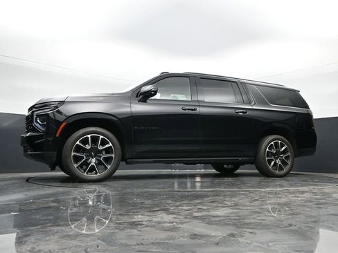 Used 2025 Chevrolet Suburban RST w/ Comfort Package AWD/4WD image 42