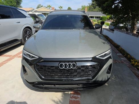 Used 2024 Audi Q8 e-tron Premium Plus w/ Premium Plus Package AWD/4WD image 2