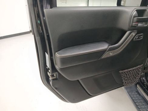 Used 2017 Jeep Wrangler Freedom Edition image 8