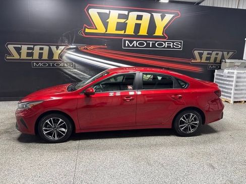 Used 2024 Kia Forte LXS FWD image 3