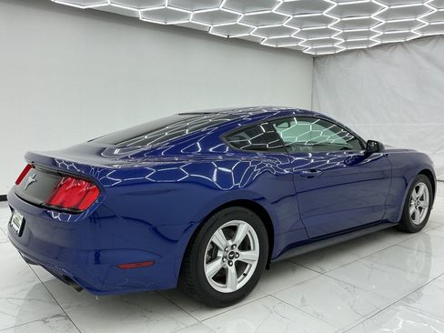 Used 2016 Ford Mustang Coupe RWD image 12