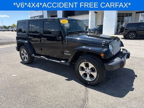 Used 2017 Jeep Wrangler Unlimited Sahara w/ Connectivity Group AWD/4WD image 2