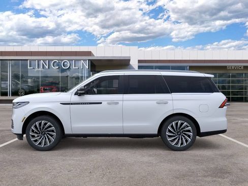 New 2026 Lincoln Navigator Black Label AWD/4WD image 3