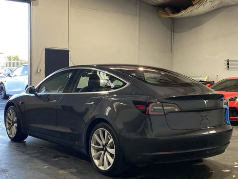 Used 2017 Tesla Model 3 image 2