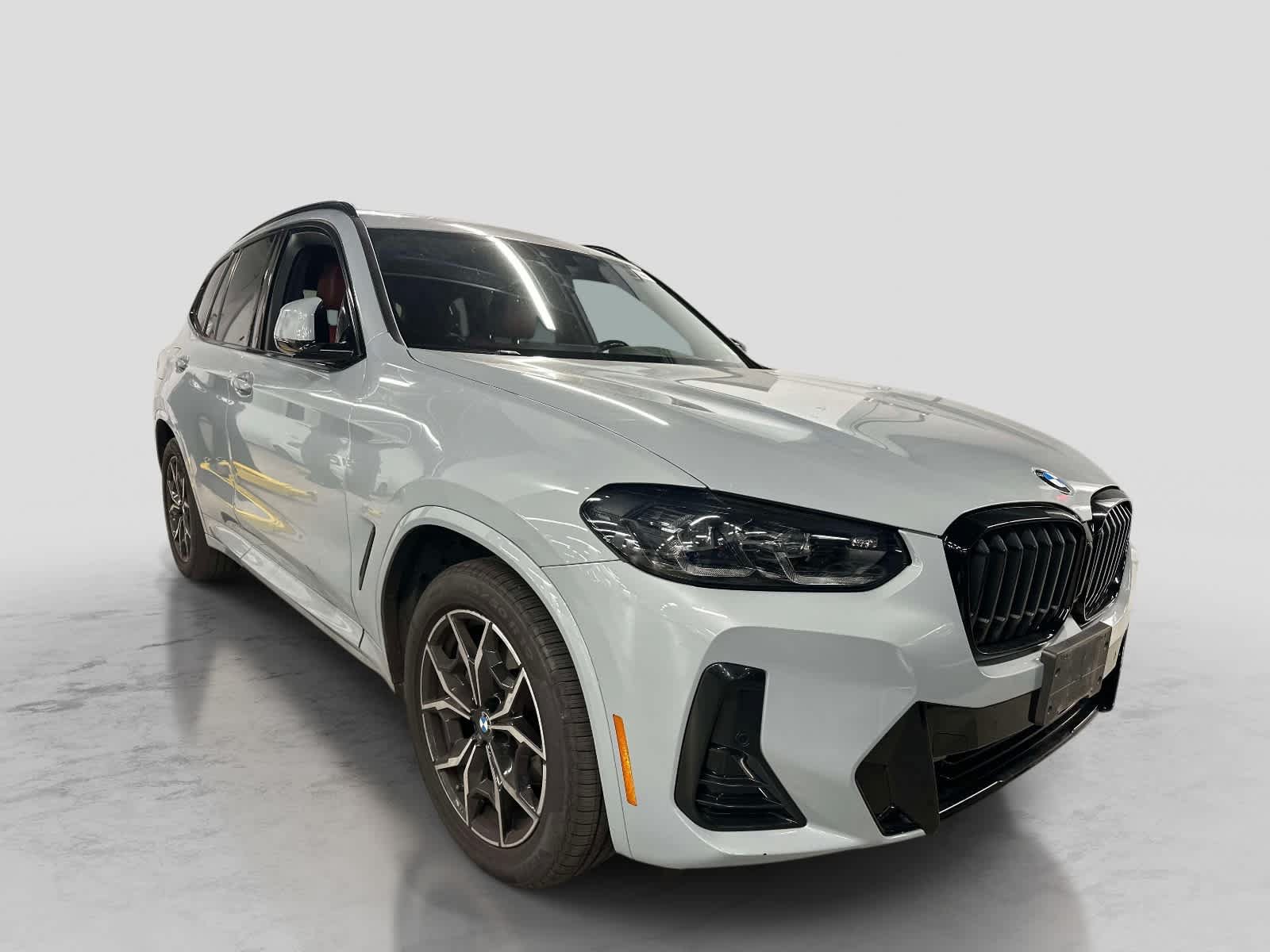 Used 2023 BMW X3 xDrive30i w/ M Sport Package AWD/4WD image 6