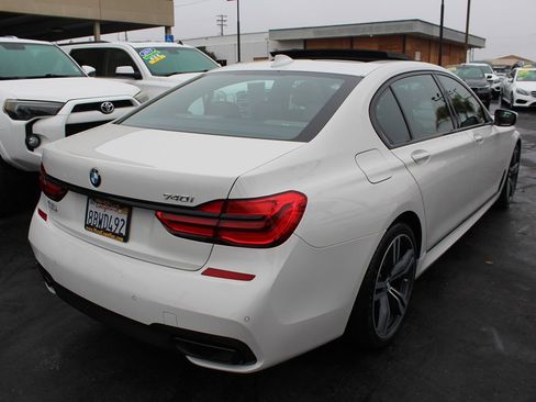 Used 2018 BMW 740i image 7