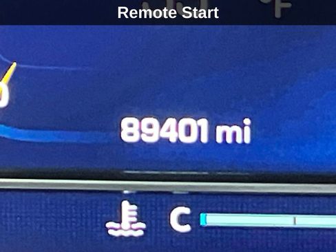 Used 2023 Chevrolet Suburban Premier image 13