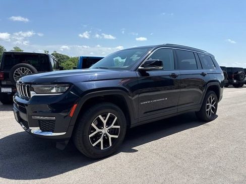 Used 2023 Jeep Grand Cherokee L Limited AWD/4WD image 6