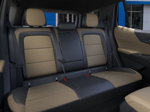 New 2026 Chevrolet Equinox ACTIV w/ LPO, Floor Liner Package AWD/4WD image 17