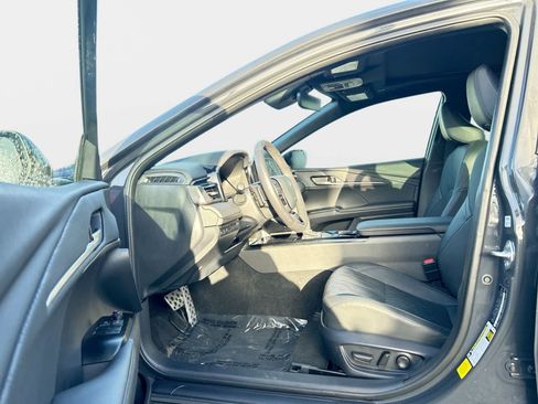 Used 2025 Toyota Camry XSE FWD image 10