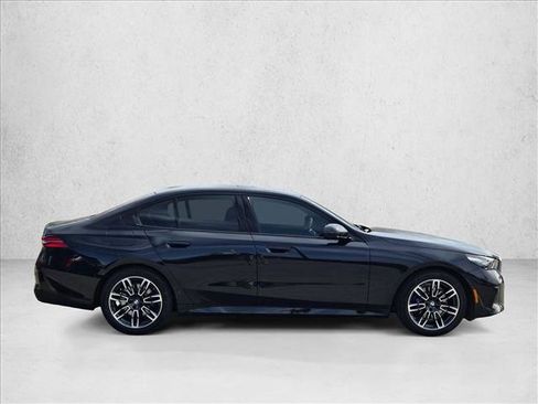 Used 2026 BMW 530i w/ M Sport Package RWD image 4