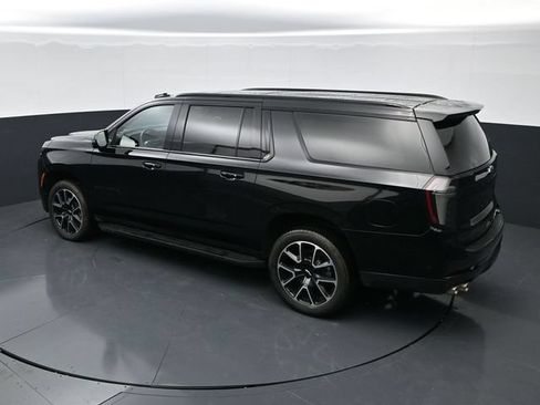 Used 2025 Chevrolet Suburban RST w/ Comfort Package AWD/4WD image 33