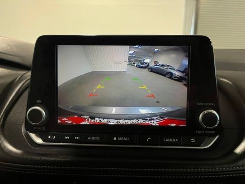 Used 2024 Nissan Rogue S AWD/4WD image 26