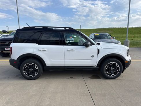 Certified 2025 Ford Bronco Sport Outer Banks w/ Outer Banks Tech Package+ AWD/4WD image 3