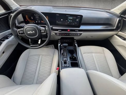 Used 2025 Kia Sorento EX FWD image 25
