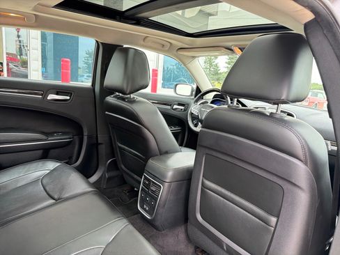 Used 2017 Chrysler 300 C w/ Light Group AWD/4WD image 30