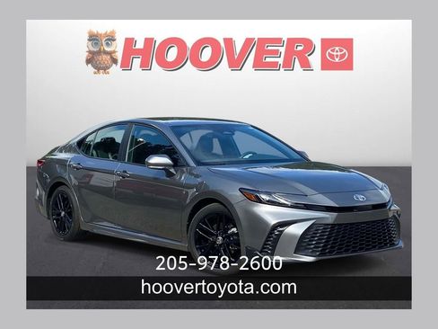 Used 2025 Toyota Camry SE w/ Convenience Package FWD image 1