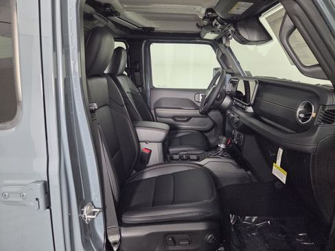 New 2026 Jeep Gladiator Sport image 20