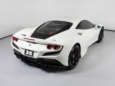 Used 2020 Ferrari F8 Tributo image 2