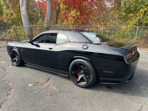 Used 2017 Dodge Challenger SRT Hellcat image 4