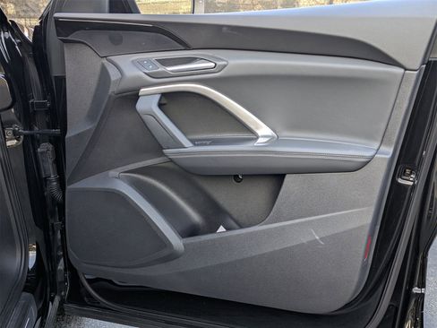 Used 2025 Audi Q5 Premium w/ Convenience Package image 19