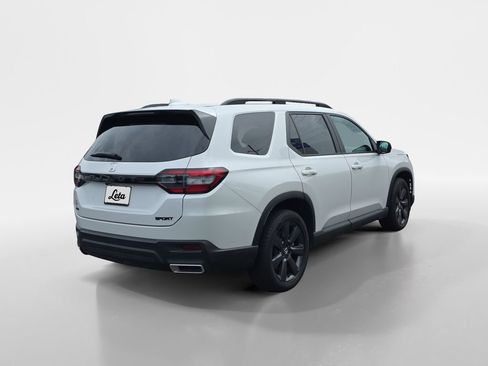 Certified 2023 Honda Pilot Sport image 4