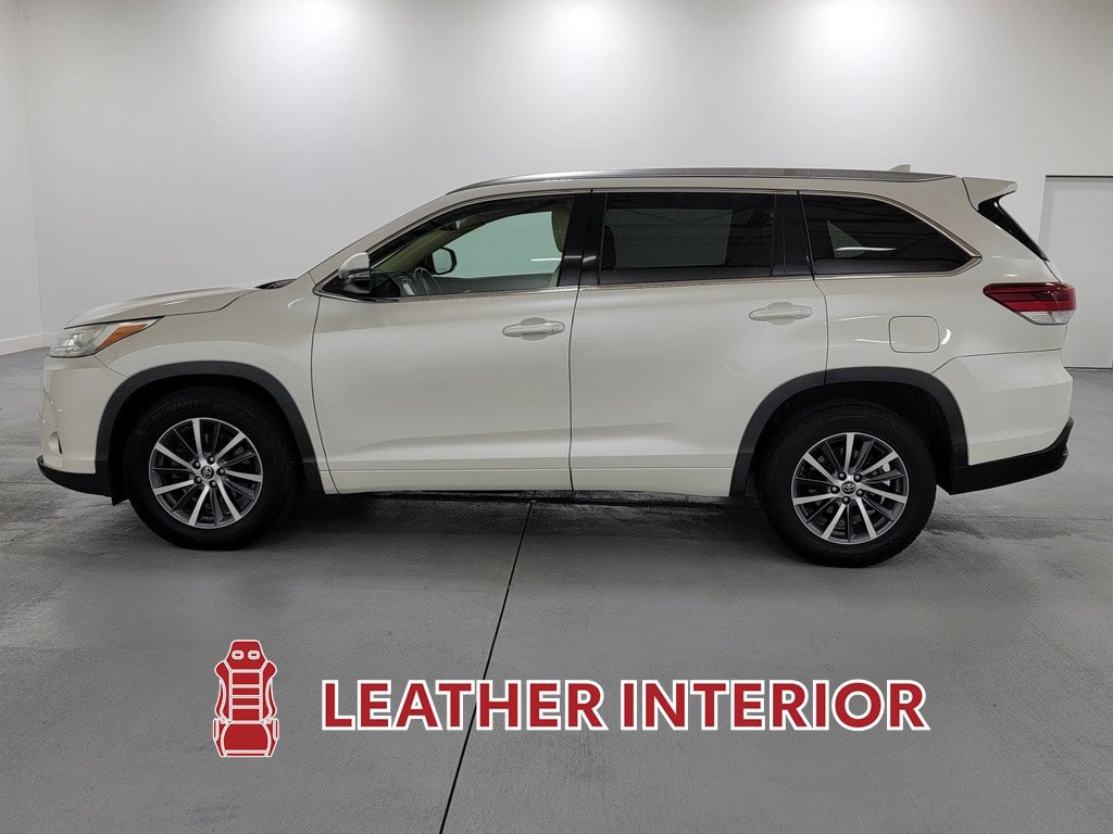 Used 2017 Toyota Highlander XLE FWD image 5