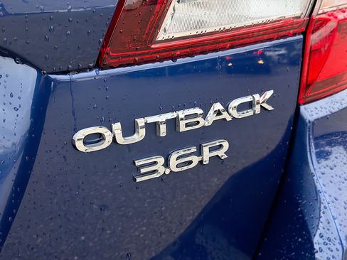 Used 2016 Subaru Outback 3.6R Limited image 11