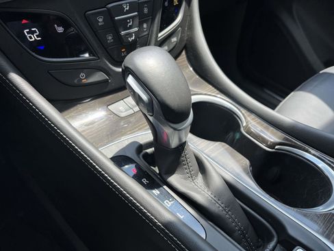 Used 2019 Buick Envision Essence FWD image 25
