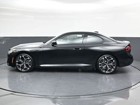 Used 2025 BMW 230i xDrive Coupe w/ Premium Package image 8