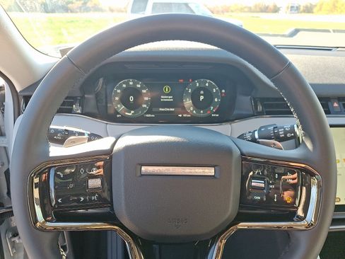 Used 2025 Land Rover Range Rover Evoque S image 20