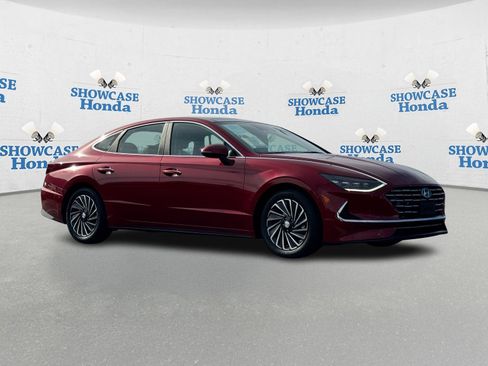 Used 2023 Hyundai Sonata Limited w/ Cargo Package image 10