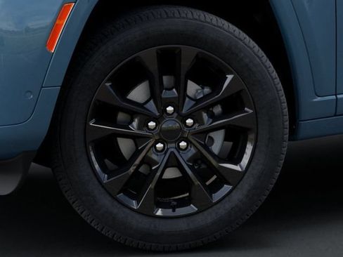 New 2026 Jeep Grand Cherokee L Limited AWD/4WD image 8