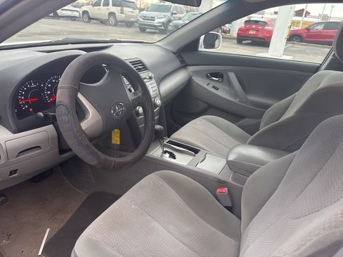 Used 2011 Toyota Camry XLE image 3