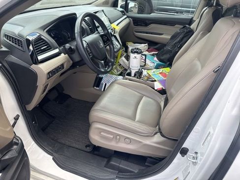 Used 2024 Honda Odyssey Touring image 3