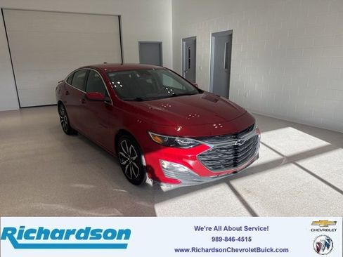 Certified 2024 Chevrolet Malibu RS w/ LPO, Floor Liner Package image 1