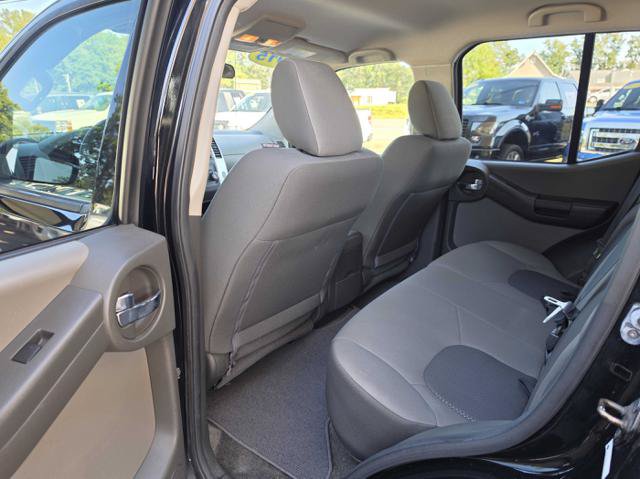 Used 2015 Nissan Xterra S AWD/4WD image 14