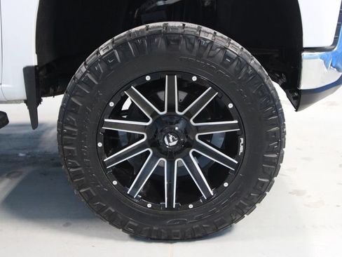 Used 2019 Chevrolet Silverado 1500 LT w/ All-Star Edition AWD/4WD image 32