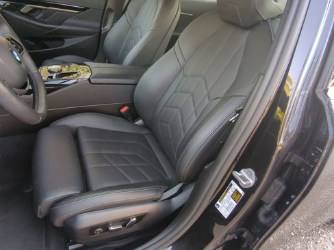 Used 2025 BMW 530i RWD image 57