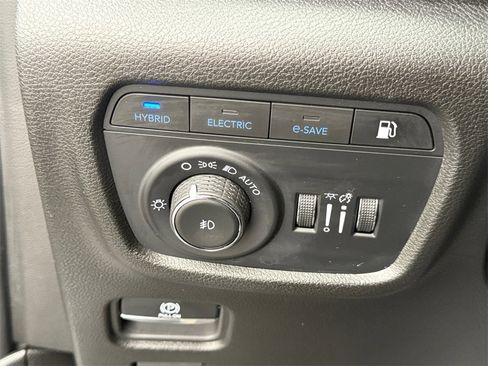 Used 2023 Jeep Grand Cherokee 4WD 4xe image 22