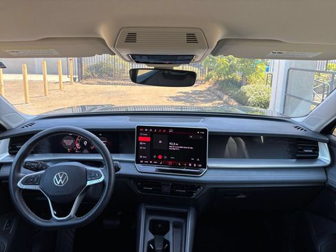 Used 2026 Volkswagen Tiguan SE AWD/4WD image 35