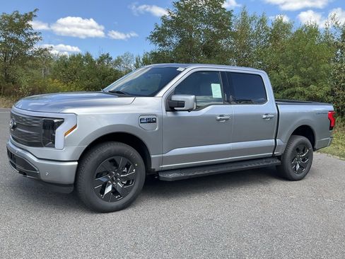 New 2025 Ford F150 Lightning Lariat image 36