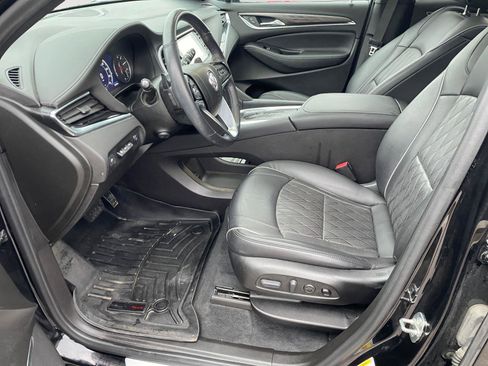Used 2022 Buick Enclave Avenir w/ Avenir Technology Package AWD/4WD image 9