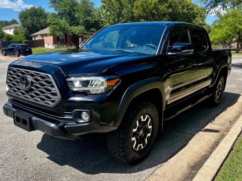 Used 2022 Toyota Tacoma TRD Off-Road w/ Technology Package AWD/4WD image 2