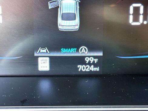 Used 2025 Hyundai Elantra SE w/ Cargo Package image 20