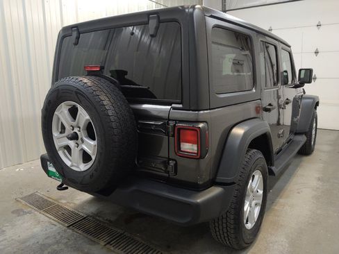 Used 2018 Jeep Wrangler Unlimited Sport S AWD/4WD image 9